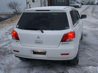 2001 Mitsubishi Airtrek Photos