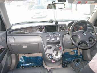 2001 Mitsubishi Airtrek Photos