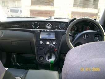 2001 Mitsubishi Airtrek Pics