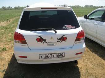 2001 Mitsubishi Airtrek Images