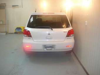 2001 Mitsubishi Airtrek Pictures