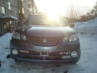 2001 Mitsubishi Airtrek Images