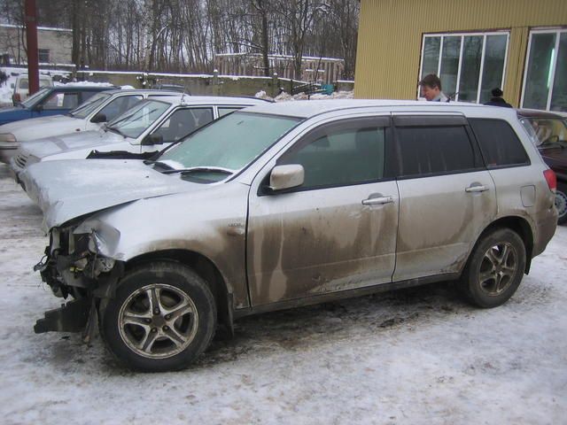2001 Mitsubishi Airtrek