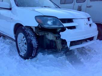 2001 Mitsubishi Airtrek Images