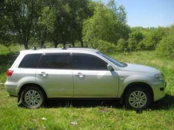 2001 Mitsubishi Airtrek Photos