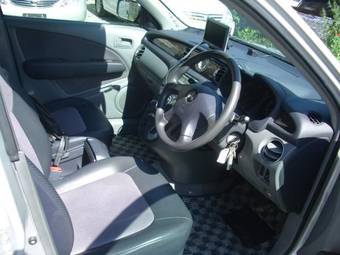 2001 Mitsubishi Airtrek Images