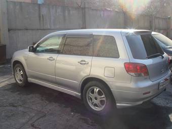 2001 Mitsubishi Airtrek Pictures