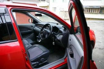 2001 Mitsubishi Airtrek Photos