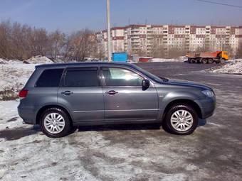 2001 Mitsubishi Airtrek Photos