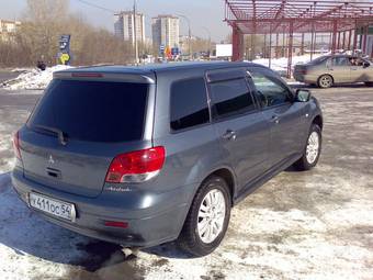2001 Mitsubishi Airtrek Photos