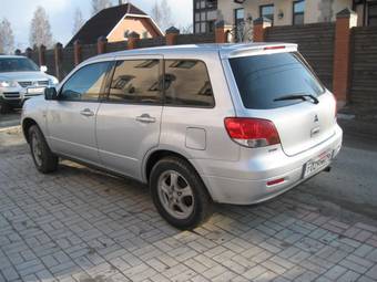 2001 Mitsubishi Airtrek Images