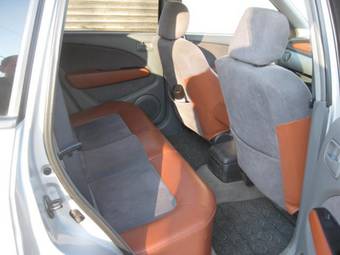 2001 Mitsubishi Airtrek Pictures
