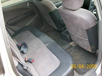 2001 Mitsubishi Airtrek Photos