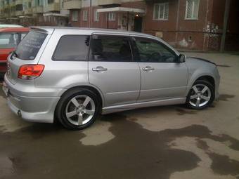 2001 Mitsubishi Airtrek Photos