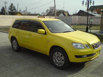 2001 Mitsubishi Airtrek Pictures