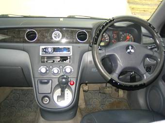 2001 Mitsubishi Airtrek Pictures