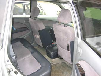 2001 Mitsubishi Airtrek Photos