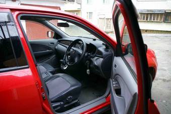 2001 Mitsubishi Airtrek Photos