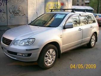 2001 Mitsubishi Airtrek Photos