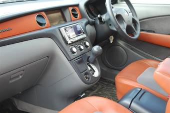 2001 Mitsubishi Airtrek Pictures
