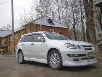 2001 Mitsubishi Airtrek Pictures