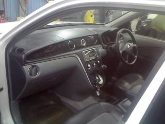 2001 Mitsubishi Airtrek Pictures