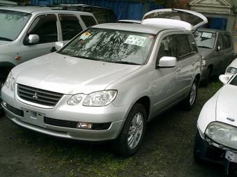 2001 Mitsubishi Airtrek Photos