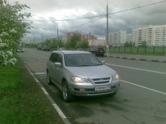 2001 Mitsubishi Airtrek Pictures