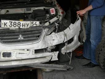 2001 Mitsubishi Airtrek Images