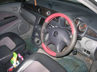 2001 Mitsubishi Airtrek Pictures