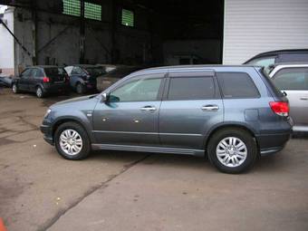 2001 Mitsubishi Airtrek Photos
