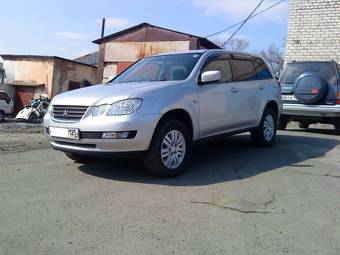 2001 Mitsubishi Airtrek Pictures