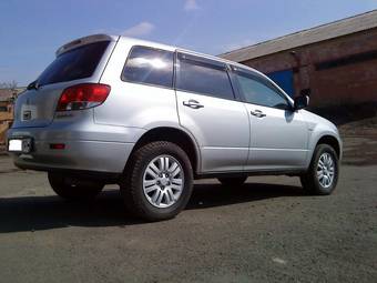 2001 Mitsubishi Airtrek Photos