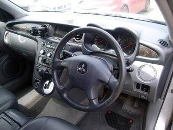 2001 Mitsubishi Airtrek Pictures