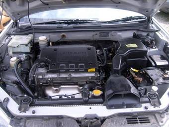 2001 Mitsubishi Airtrek Photos