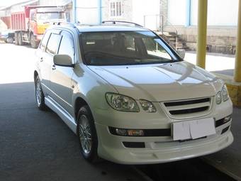 2001 Mitsubishi Airtrek Pictures