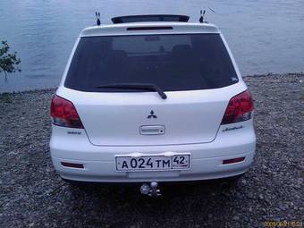 2001 Mitsubishi Airtrek Photos