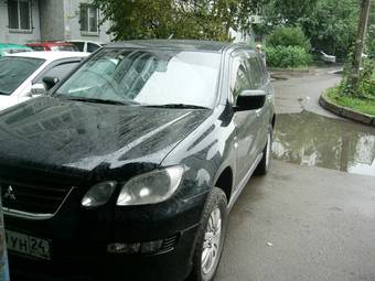 2001 Mitsubishi Airtrek Photos