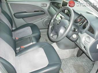 2001 Mitsubishi Airtrek Pictures