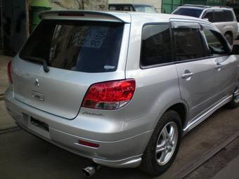 2001 Mitsubishi Airtrek Pictures