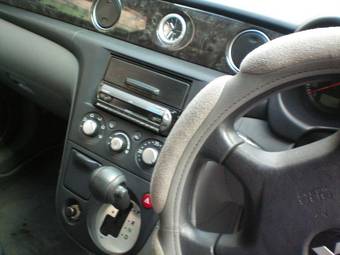 2001 Mitsubishi Airtrek Pictures