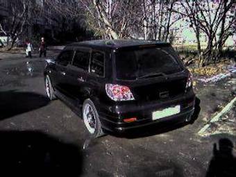 2001 Mitsubishi Airtrek Images