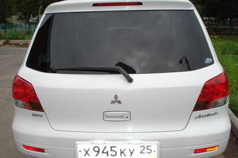 2001 Mitsubishi Airtrek Photos