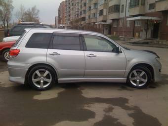 2001 Mitsubishi Airtrek Photos