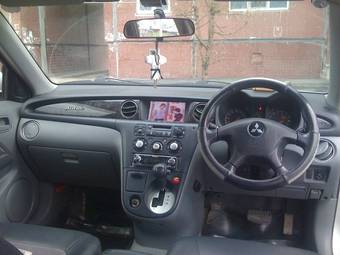 2001 Mitsubishi Airtrek Photos