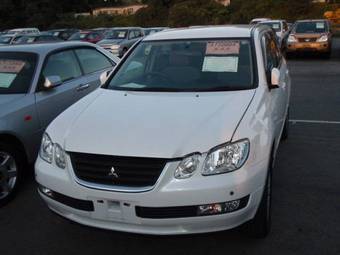 2001 Mitsubishi Airtrek Photos
