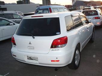 2001 Mitsubishi Airtrek Photos