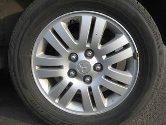 2001 Mitsubishi Airtrek Pictures