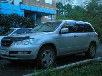 2001 Mitsubishi Airtrek Pictures