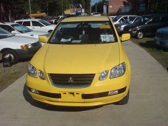 2001 Mitsubishi Airtrek Photos